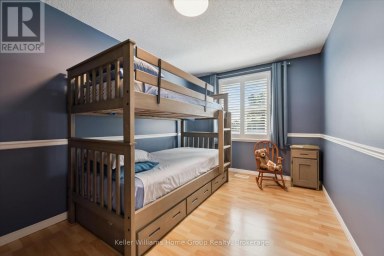 395 STRATHALLAN STREET Centre Wellington (Fergus) Ontario photo 20