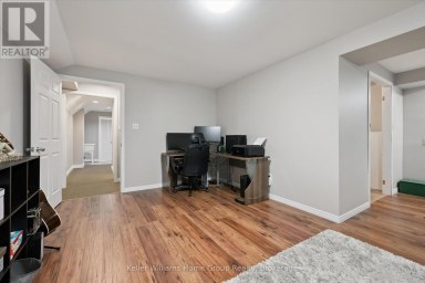 395 STRATHALLAN STREET Centre Wellington (Fergus) Ontario photo 26
