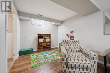 395 STRATHALLAN STREET Centre Wellington (Fergus) Ontario photo 27