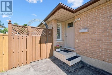 395 STRATHALLAN STREET Centre Wellington (Fergus) Ontario photo 5