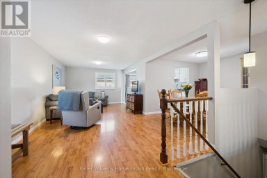 395 STRATHALLAN STREET Centre Wellington (Fergus) Ontario photo 7