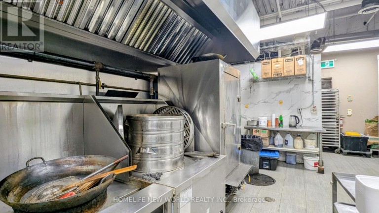 2584 FINCH AVENUE W, Toronto (Humber Summit), Ontario, M9M2G3