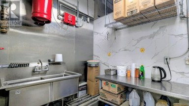 2584 FINCH AVENUE W Toronto (Humber Summit) Ontario photo 14