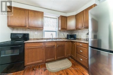 492 EMERY STREET E London South (South F) Ontario photo 7