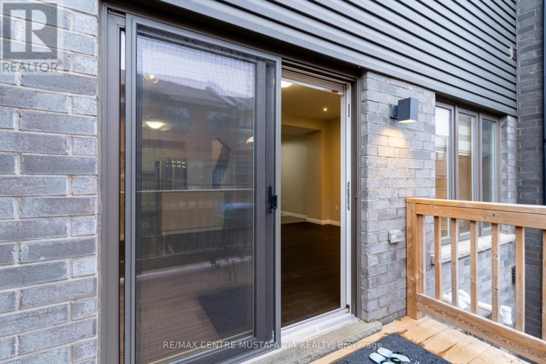 74 SOHO STREET, Hamilton (Stoney Creek Mountain), Ontario, L8J0L4