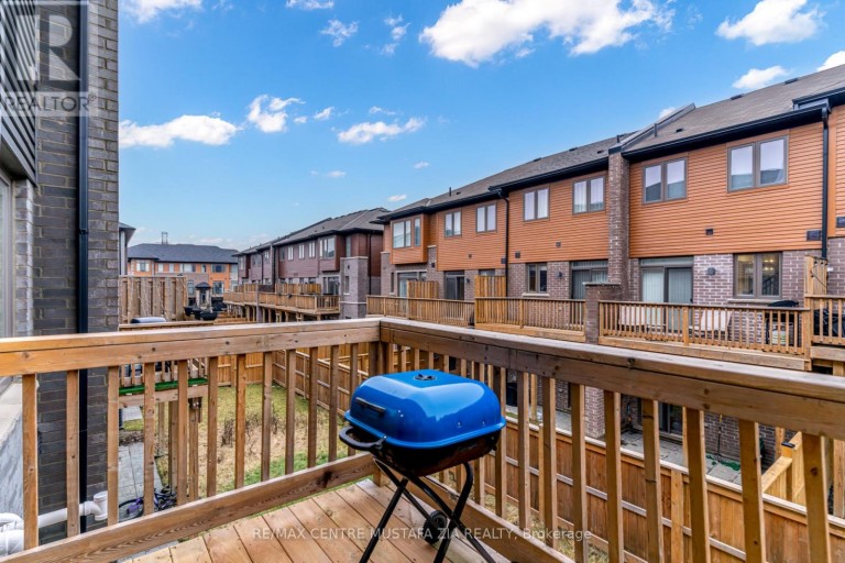 74 SOHO STREET, Hamilton (Stoney Creek Mountain), Ontario, L8J0L4