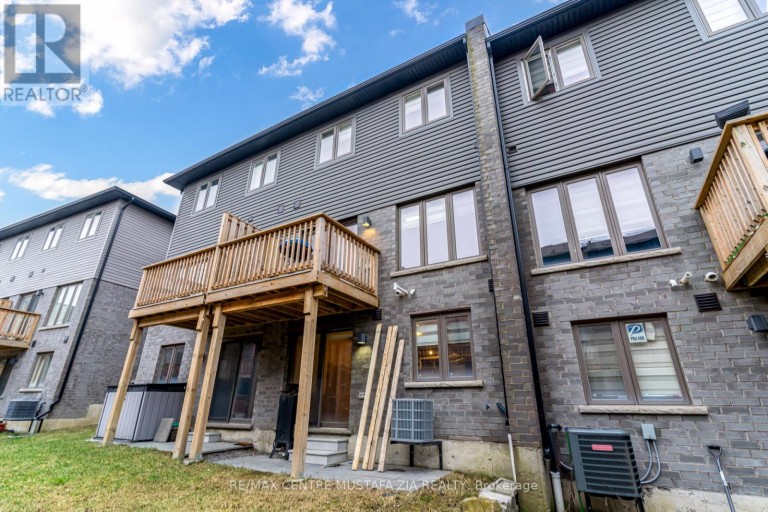 74 SOHO STREET, Hamilton (Stoney Creek Mountain), Ontario, L8J0L4