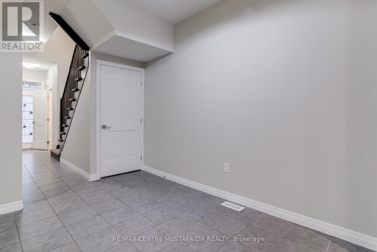 74 SOHO STREET, Hamilton (Stoney Creek Mountain), Ontario, L8J0L4