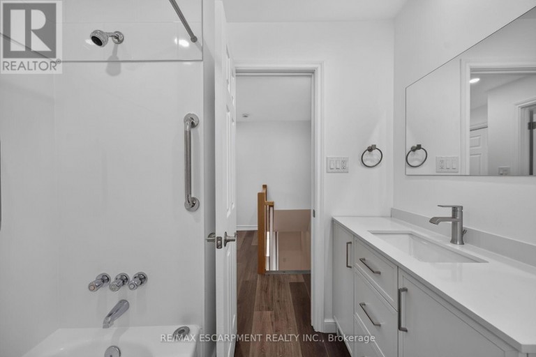 2 - 199 YORK ROAD, Hamilton (Dundas), Ontario, L9H1M9