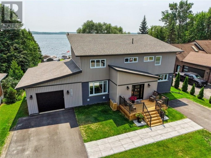 121 W Laurier, Azilda, Ontario (id 2129516)
