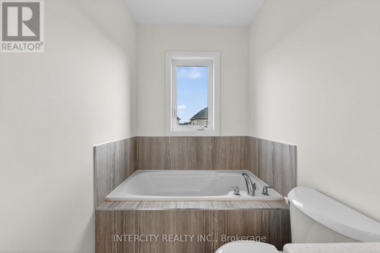 14 LEGACY CIRCLE, Wasaga Beach, Ontario, L9Z0L8