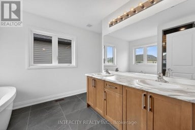 16 LEGACY CIRCLE Wasaga Beach Ontario photo 31