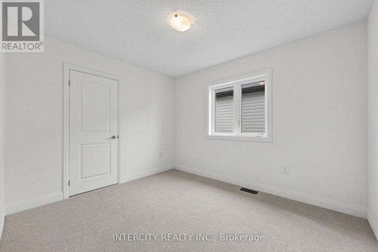 16 LEGACY CIRCLE, Wasaga Beach, Ontario, L9Z0L8
