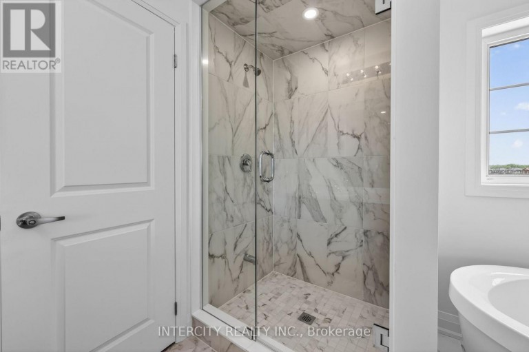 24 LEGACY CIRCLE, Wasaga Beach, Ontario, L9Z0L8