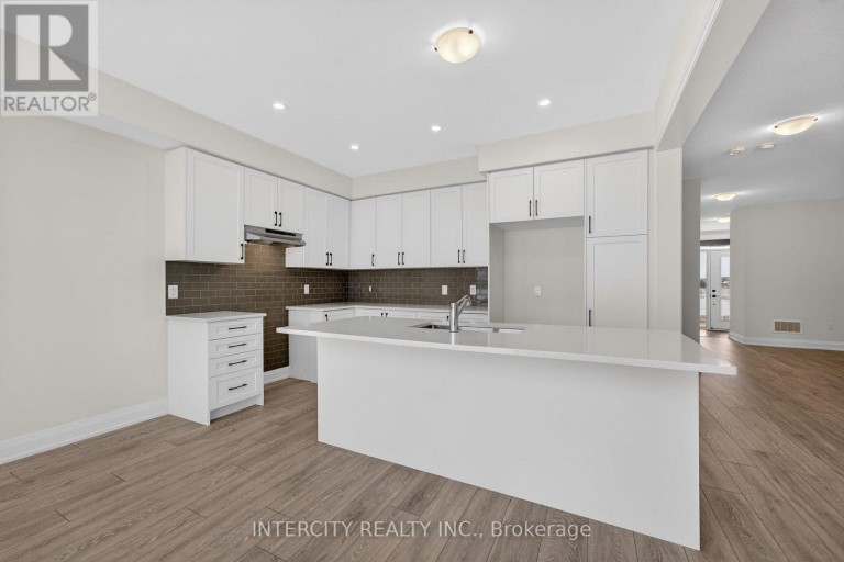 30 LEGACY CIRCLE, Wasaga Beach, Ontario, L9Z0M5