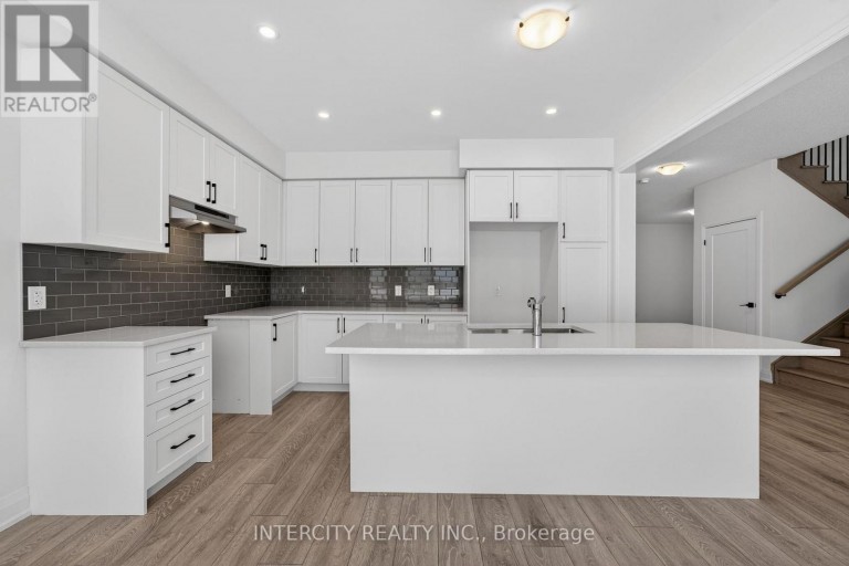 30 LEGACY CIRCLE, Wasaga Beach, Ontario, L9Z0M5