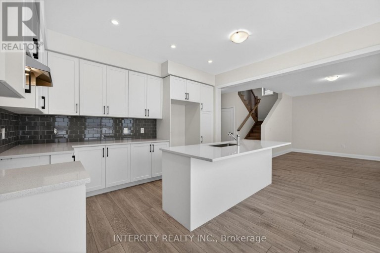 30 LEGACY CIRCLE, Wasaga Beach, Ontario, L9Z0M5