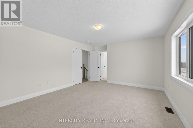 30 LEGACY CIRCLE, Wasaga Beach, Ontario, L9Z0M5