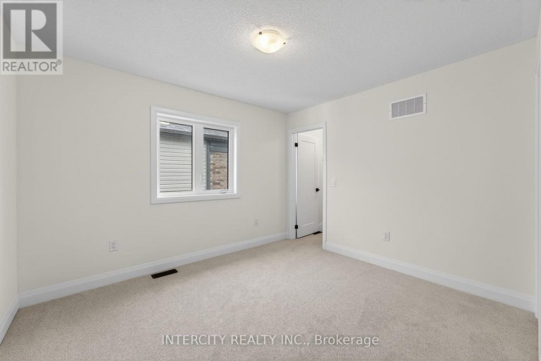 30 LEGACY CIRCLE, Wasaga Beach, Ontario, L9Z0M5