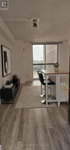 307 - 2737 KEELE STREET, Toronto (Downsview-Roding-CFB), Ontario, M3M2E9