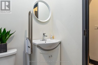 6 JOHN STREET N Hamilton (Beasley) Ontario photo 20
