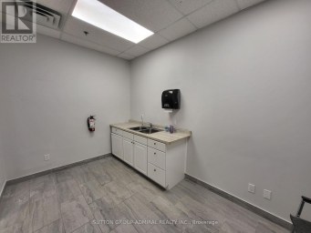 203 - 385 CONNIE CRESCENT Vaughan (Concord) Ontario photo 11