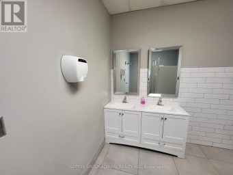 203 - 385 CONNIE CRESCENT Vaughan (Concord) Ontario photo 33
