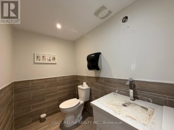 REAR 2ND & 3RD FLOOR - 5509 YONGE STREET Toronto (Willowdale East) Ontario photo 10