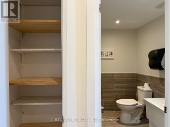 REAR 2ND & 3RD FLOOR - 5509 YONGE STREET Toronto (Willowdale East) Ontario photo 9