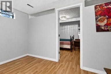 4726 44 Avenue NE Calgary Alberta photo 30