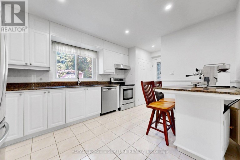 67 CATHEDRAL BLUFFS DRIVE, Toronto (Cliffcrest), Ontario, M1M2T6