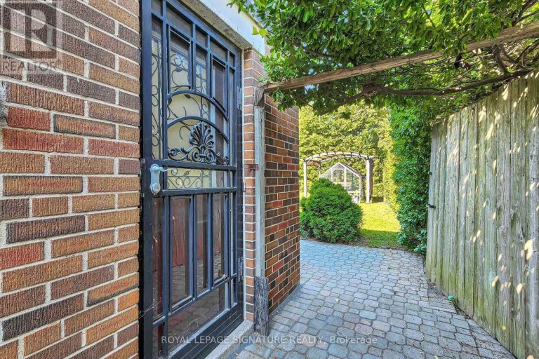 67 CATHEDRAL BLUFFS DRIVE, Toronto (Cliffcrest), Ontario, M1M2T6