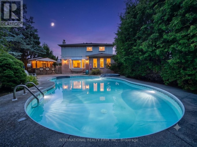 21 MAYVERN CRESCENT, Richmond Hill (North Richvale), Ontario, L4C5J5