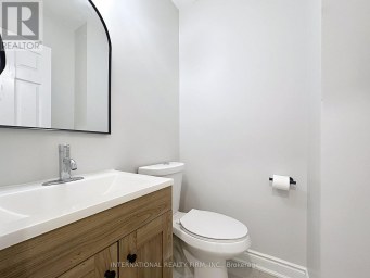 21 MAYVERN CRESCENT Richmond Hill (North Richvale) Ontario photo 25
