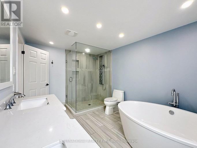 21 MAYVERN CRESCENT, Richmond Hill (North Richvale), Ontario, L4C5J5
