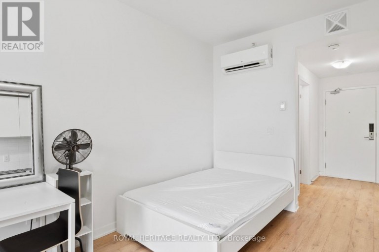 307 - 1800 SIMCOE STREET N, Oshawa (Samac), Ontario, L1G0C2