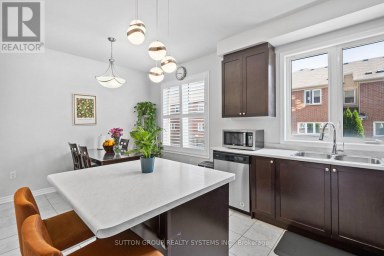 11 FUSILIER DRIVE Toronto (Clairlea-Birchmount) Ontario photo 10