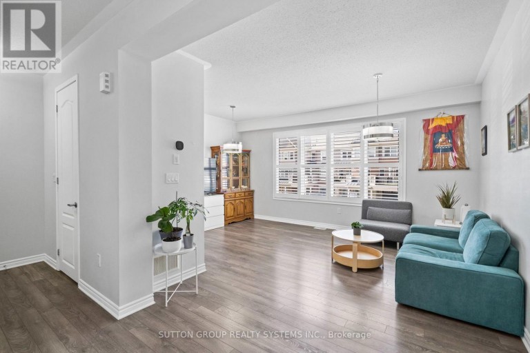 11 FUSILIER DRIVE, Toronto (Clairlea-Birchmount), Ontario, M1L0J4
