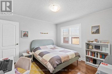 11 FUSILIER DRIVE Toronto (Clairlea-Birchmount) Ontario photo 17
