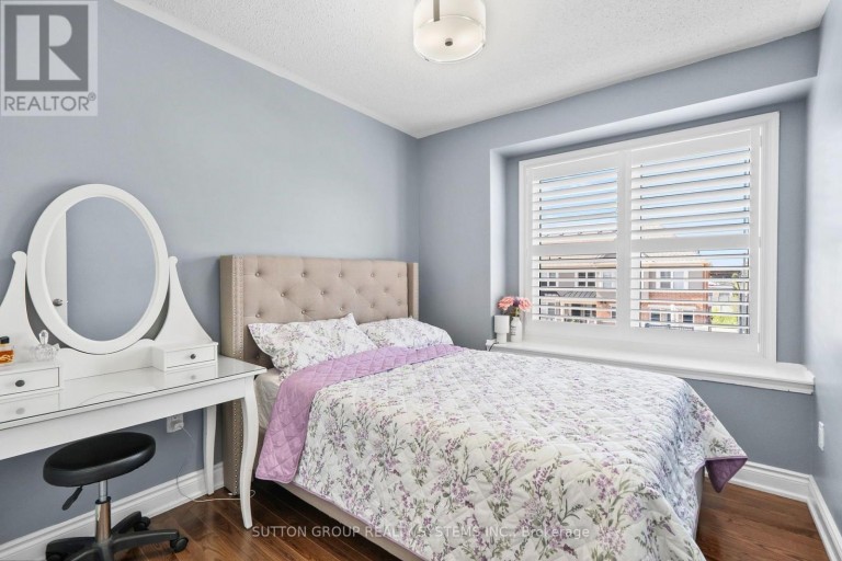 11 FUSILIER DRIVE, Toronto (Clairlea-Birchmount), Ontario, M1L0J4