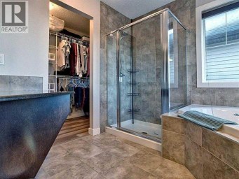 251 Hillcrest Circle SW Airdrie Alberta photo 15