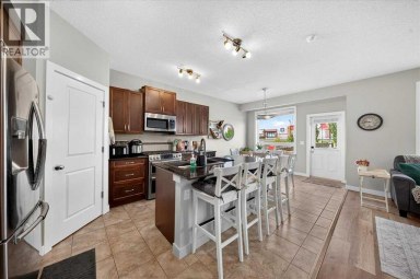 251 Hillcrest Circle SW Airdrie Alberta photo 4