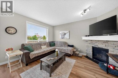 251 Hillcrest Circle SW Airdrie Alberta photo 5