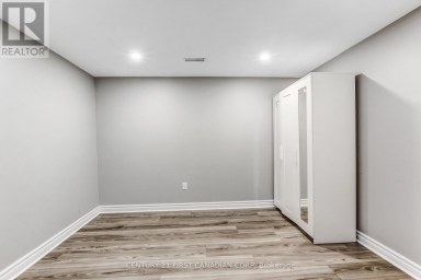 665 UPPER QUEEN STREET London South (South P) Ontario photo 27