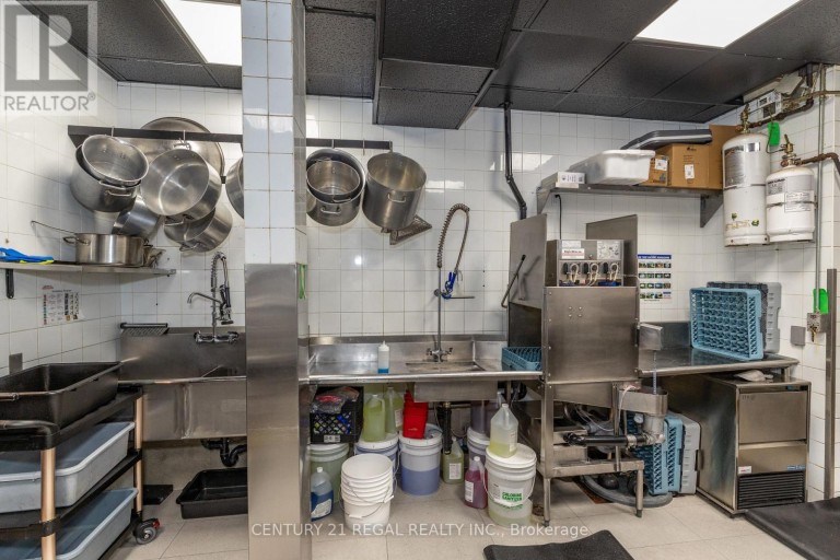 1444 DUPONT STREET, Toronto (Dovercourt-Wallace Emerson-Junction), Ontario, M6P4H3