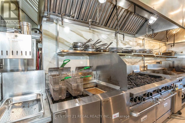 1444 DUPONT STREET, Toronto (Dovercourt-Wallace Emerson-Junction), Ontario, M6P4H3