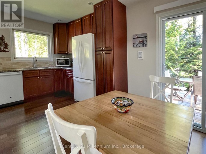 58 CEDARLANE DRIVE, Wasaga Beach, Ontario, L9Z2S1