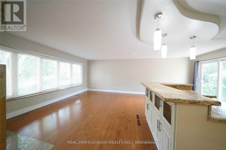 1195 HOLTON HEIGHTS DRIVE, Oakville (FA Falgarwood), Ontario, L6H2E6