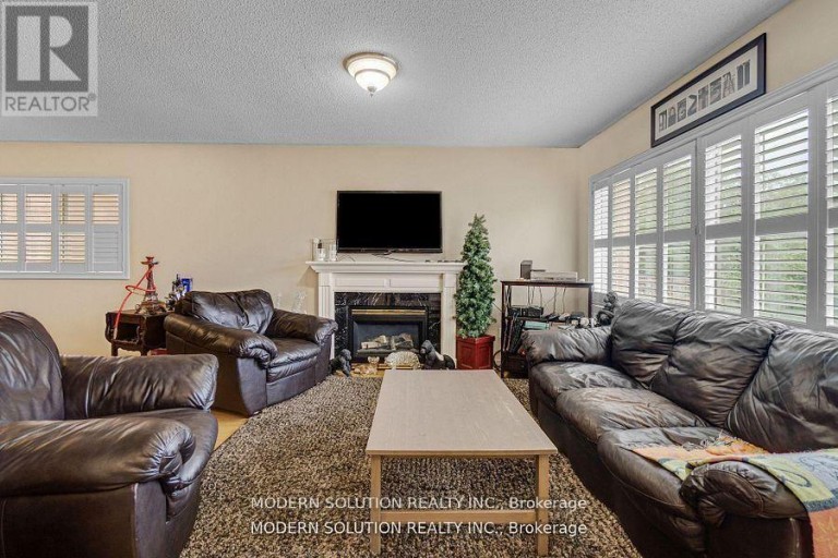 552 WILDGRASS ROAD, Mississauga (Cooksville), Ontario, L5B4H7