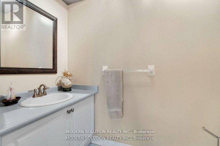 552 WILDGRASS ROAD, Mississauga (Cooksville), Ontario, L5B4H7